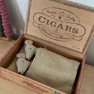 Maileg Mom & Dad Mice Cigar Box